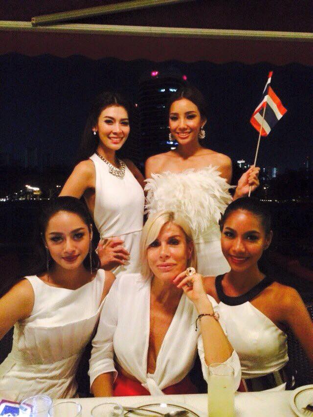 ทีมมิสแกรนด์ไทยแลนด์ 2015 เข้าเทรนด์กับอินเนสที่สิงคโปร
