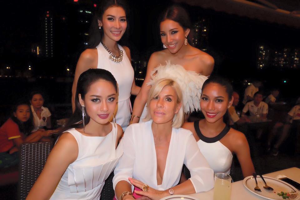 ทีมมิสแกรนด์ไทยแลนด์ 2015 เข้าเทรนด์กับอินเนสที่สิงคโปร