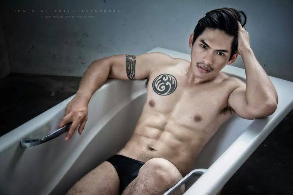 แซ่บเว่อร์!!! นายแบบใจกล้า เปลือยหมด ถือแค่ผ้าเล็กๆปิดเป้าตุง No. 81