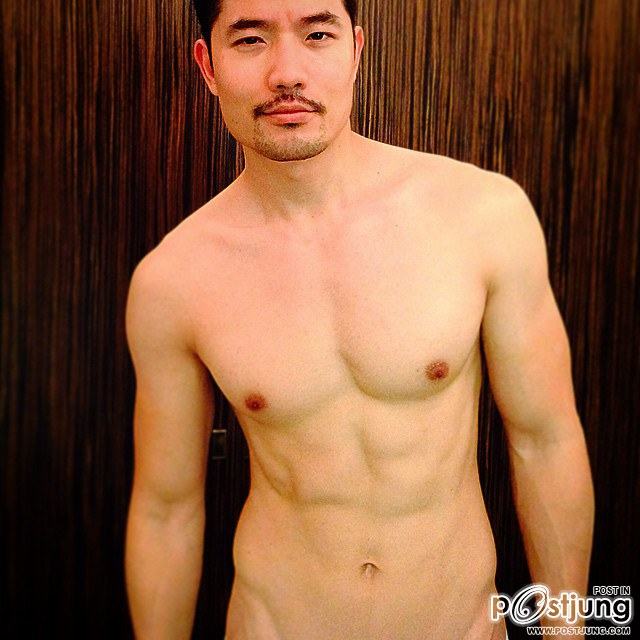 เอ็กซ์ ปิยะ วิมุกตายน (ยิ่งแก่หุ่นยิ่งแซ่บ)