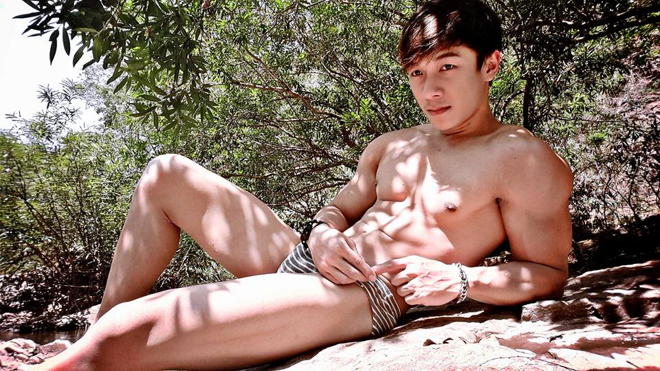 คุณพระ!!!!! เน็ตไอดอลชื่อดัง โชว์ตุงว่อนเน็ต มาเป็นลำ เป้าตุง เป้าเด้งกระจาย