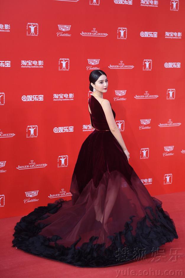 Fan Bing Bing สวย สง่า เลอค่า ปังมากๆ@งานเทศกาลภาพยนตร์นานาชาติครั้งที่ 18 Shanghai International Film Festival 2015