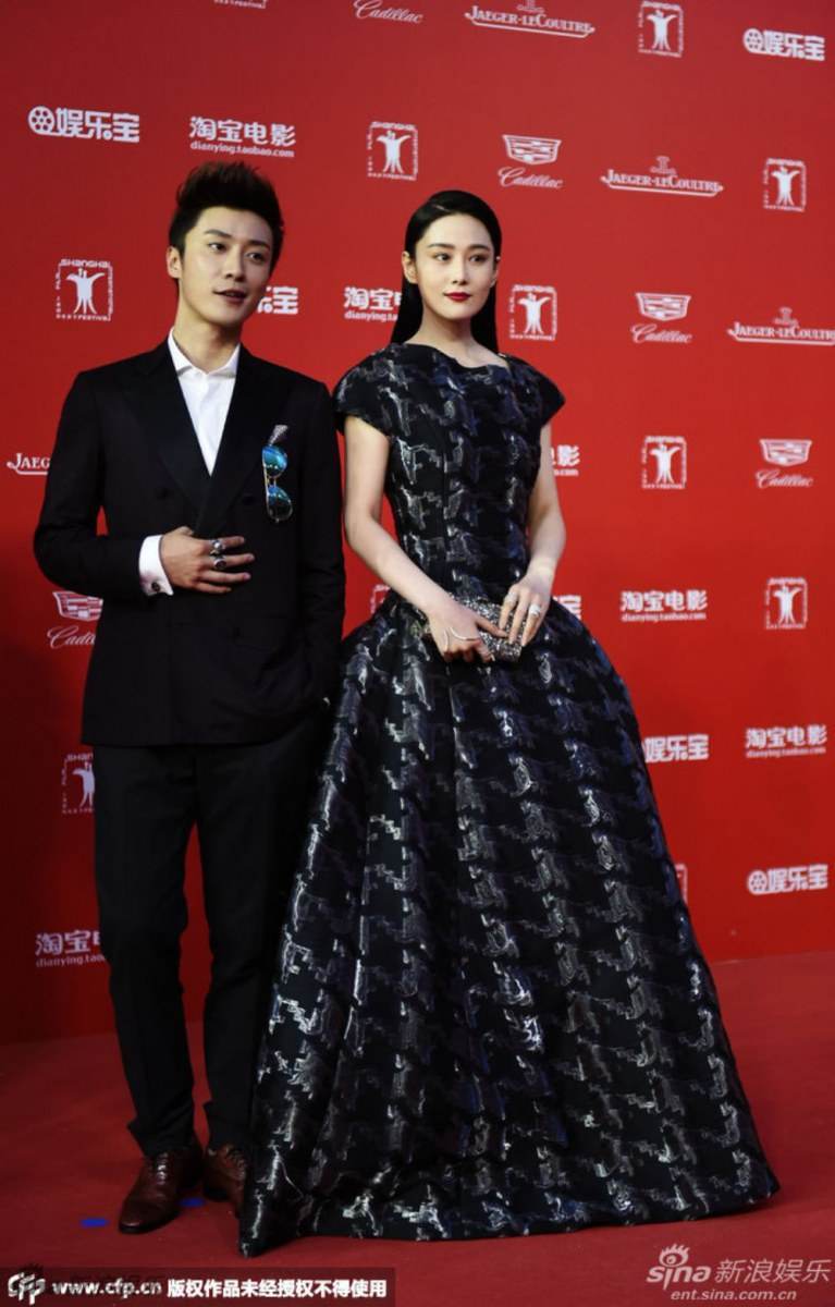 Viann Zhang ในชุดของ Carolina herrera fall 2015@งานเทศกาลภาพยนตร์นานาชาติครั้งที่ 18 Shanghai International Film Festival 2015