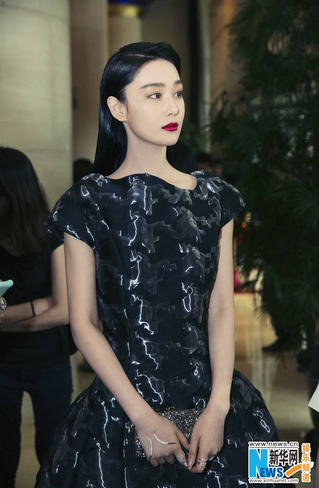 Viann Zhang ในชุดของ Carolina herrera fall 2015@งานเทศกาลภาพยนตร์นานาชาติครั้งที่ 18 Shanghai International Film Festival 2015