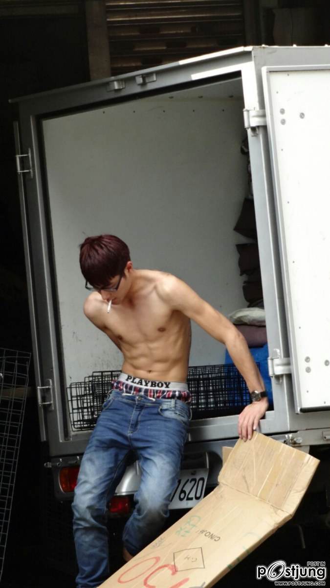 เห็นลงกันจัง...กับแรงงานคนนี้เอาภาพใหญ่ๆมาให้ชม