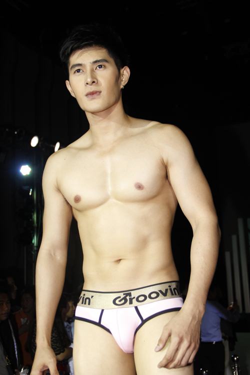 มัน-แน่น-มาก!!! เป้าบึ้ม โดดเด่น สะดุดตา กลางงานเดินแบบ No. 65