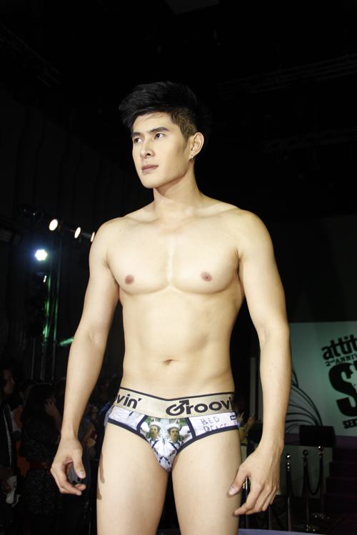 มัน-แน่น-มาก!!! เป้าบึ้ม โดดเด่น สะดุดตา กลางงานเดินแบบ No. 65