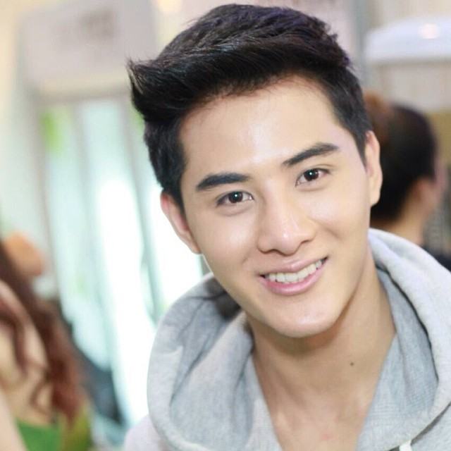 [รูปเยอะ] ต้อง ไชยวัฒน์ ผายสุวรรณ พระเอกละครพื้นบ้านหน้าใหม่ ประเดิมละคร"แก้วหน้าม้า" (แอบล่ำนิดๆ)