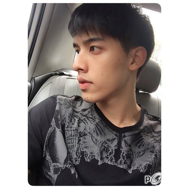 นายเติร์ก Natchanon Puvanont ดาราหนุ่มหล่อหน้าใส