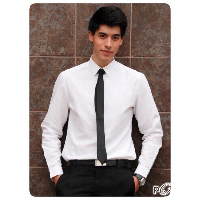 นายเติร์ก Natchanon Puvanont ดาราหนุ่มหล่อหน้าใส