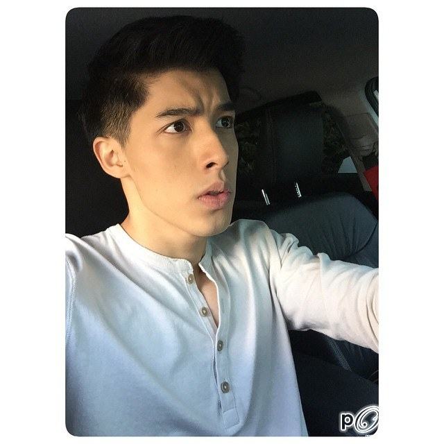 นายเติร์ก Natchanon Puvanont ดาราหนุ่มหล่อหน้าใส