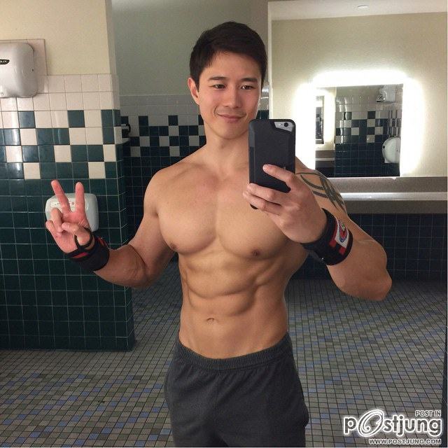ภาพตุงๆฟินๆ ของ Peter Le จาก IG @WWWPETERFEVERCOM