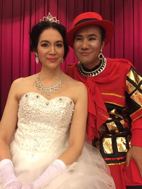 ภาพผลงานแสดงล่าสุดของพี่ต้อมโมเดล...ในบทบาทมาดามบิวตี้เพอเฟค...จากภาพยนต์เรื่องเจ้าชายมือใหม่หัวใจงุ้งงิ้ง