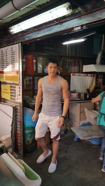 หนุ่มขายน้ำเต้าหู้หล่อแซ่บ