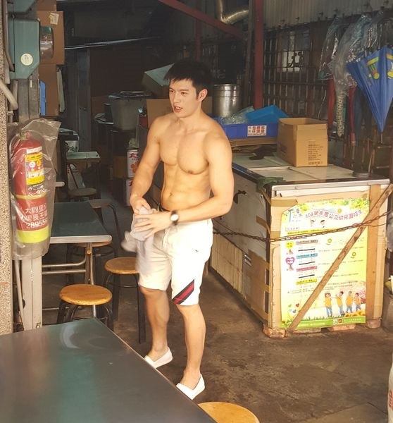 หนุ่มขายน้ำเต้าหู้หล่อแซ่บ