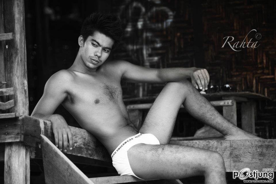 Phyowai Aung หนุ่มเมียนมาร์เข้มๆ