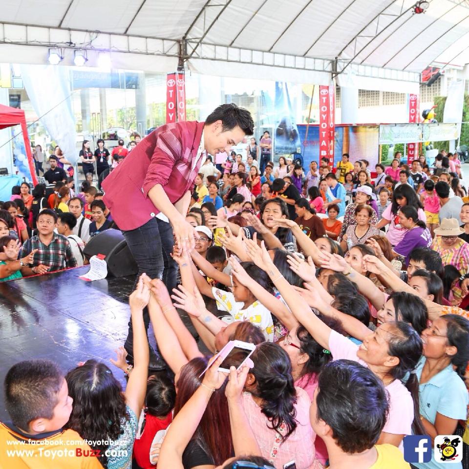 ไผ่พงศธรที่โตโยต้าบัสส์ สาขาเพชรเกษม 88