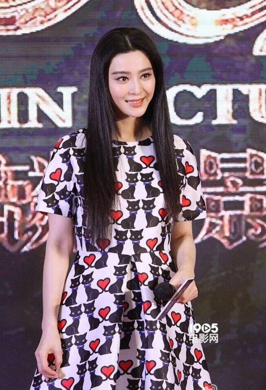 Fan Bing Bing ในชุดของดีไซน์เนอร์จีน Who Wears What  @Kylin Pictures press conference during the 18th Shanghai International Film Festival