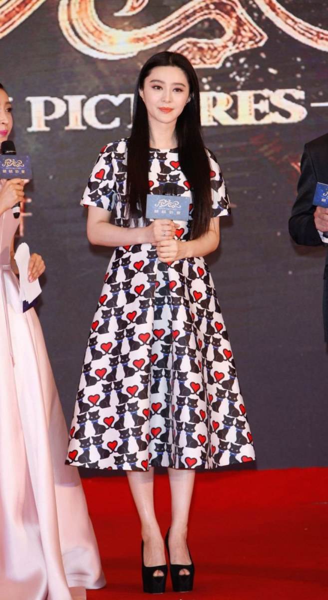 Fan Bing Bing ในชุดของดีไซน์เนอร์จีน Who Wears What  @Kylin Pictures press conference during the 18th Shanghai International Film Festival