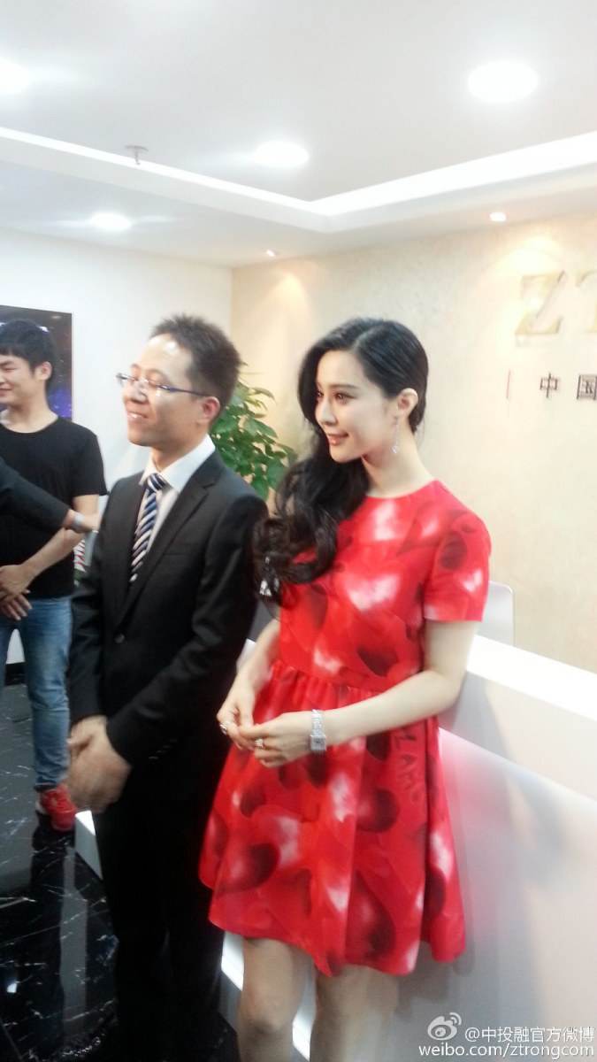 Fan Bing Bing สวยหวานในชุดของ Valentino พร้อมกับแฟนหนุ่มลี่เฉิน  @ZTRong commercial activity