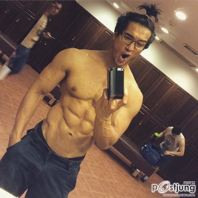 หุ่นแน่นๆ ต๊อบ ชัยวัฒน์ IG@TOB_CHAIWAT