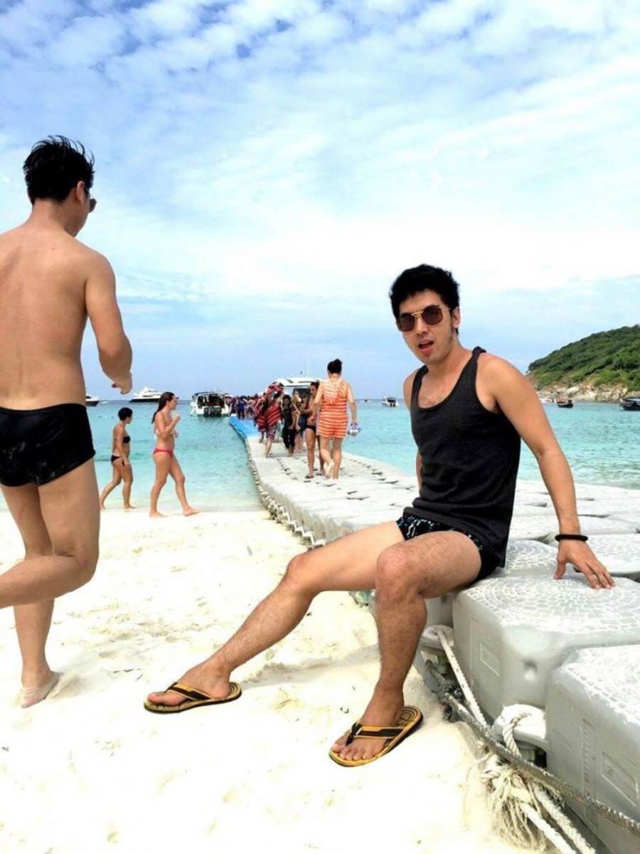 โอ้ละพ่อ!!! ดีเจคลับดัง มั่นใจโชว์ตุงว่อนเน็ต ยึดสโลแกน"มีของดี...ก็ต้องโชว์"