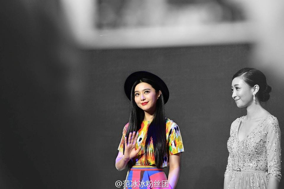 Fan Bing Bing สวย ชิค สุดๆ ในชุดสีรุ้งของ Peter Pilotto @Unicorn Nights