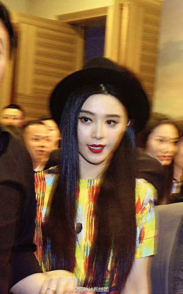 Fan Bing Bing สวย ชิค สุดๆ ในชุดสีรุ้งของ Peter Pilotto @Unicorn Nights