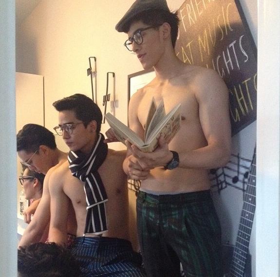 สุขกับผู้