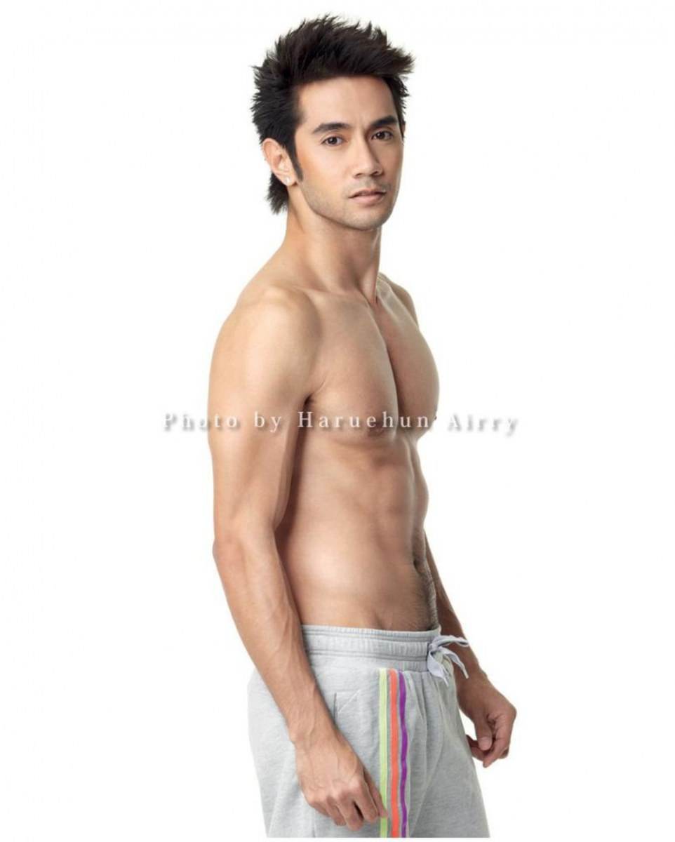 บ้า/ผชเสื้อกล้าม