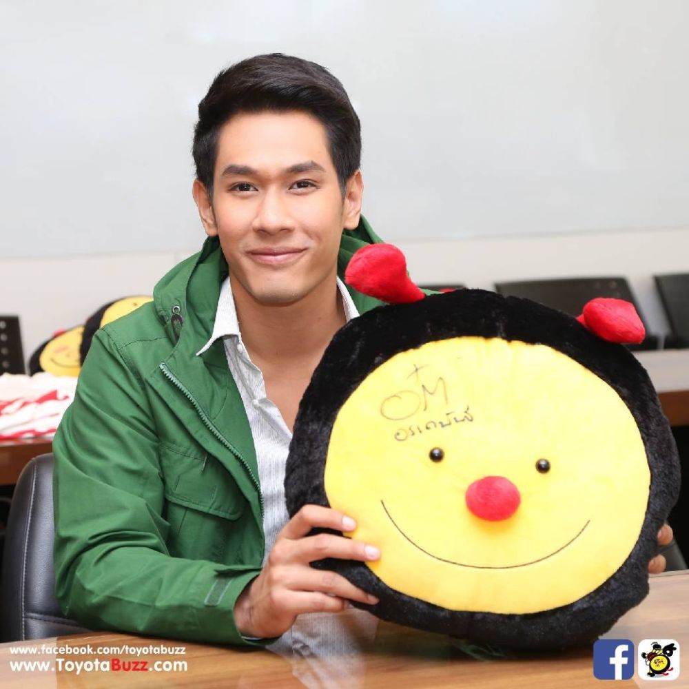 อ๋อมอรรคพันธ์ที่โตโยต้าบัสส์ สาขาเพชรเกษม88