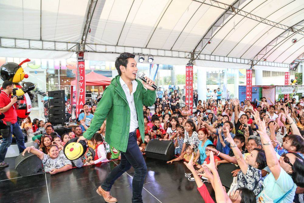 อ๋อมอรรคพันธ์ที่โตโยต้าบัสส์ สาขาเพชรเกษม88