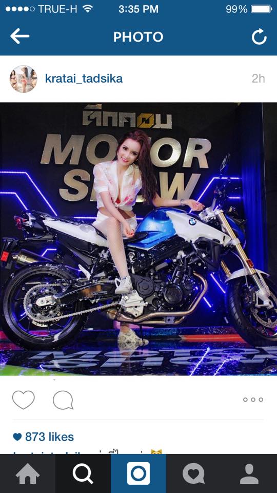 อยากขี่ เก๋ เลเดอเรอร์ โพสหยอด กระต่าย แม๊กซิม