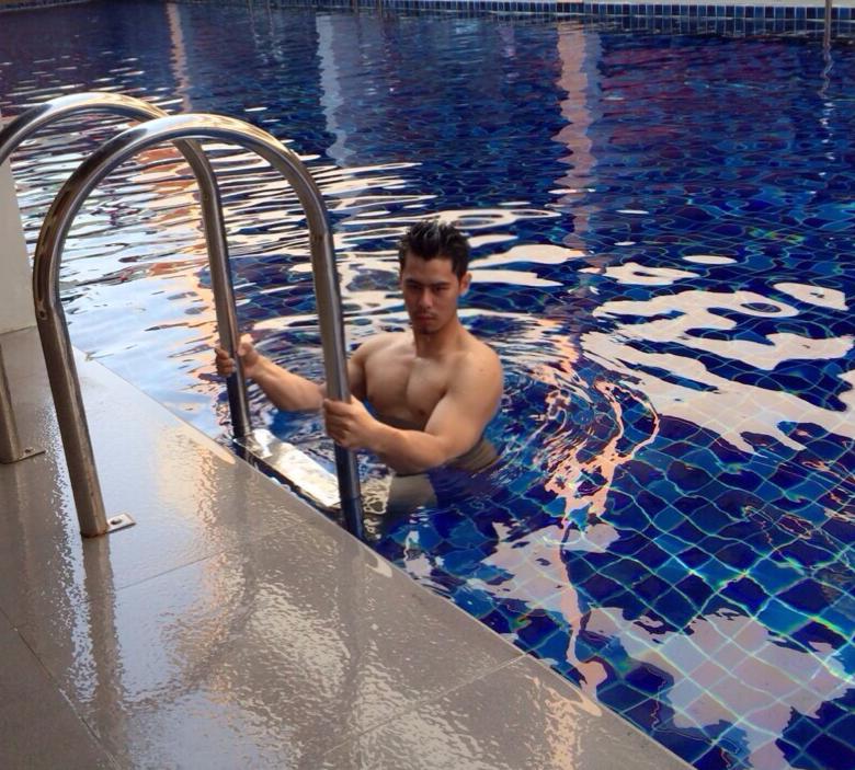 อูมามิ!! มุมเงย เสยเป้า โชว์วอนเน็ต อวดของดี คืนความสุขให้ประชาชน