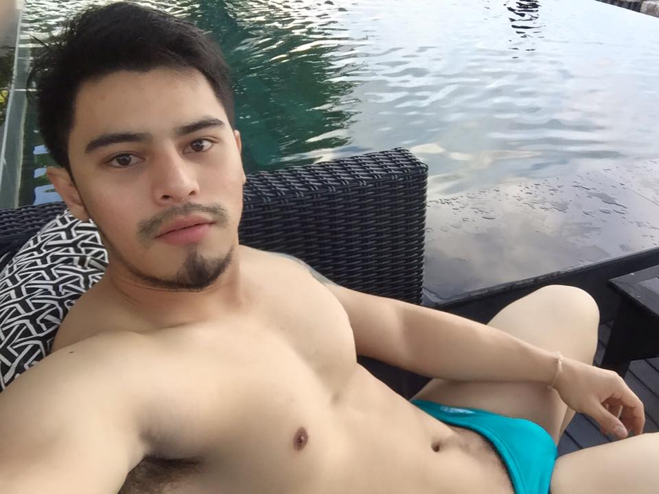 อูมามิ!! มุมเงย เสยเป้า โชว์วอนเน็ต อวดของดี คืนความสุขให้ประชาชน
