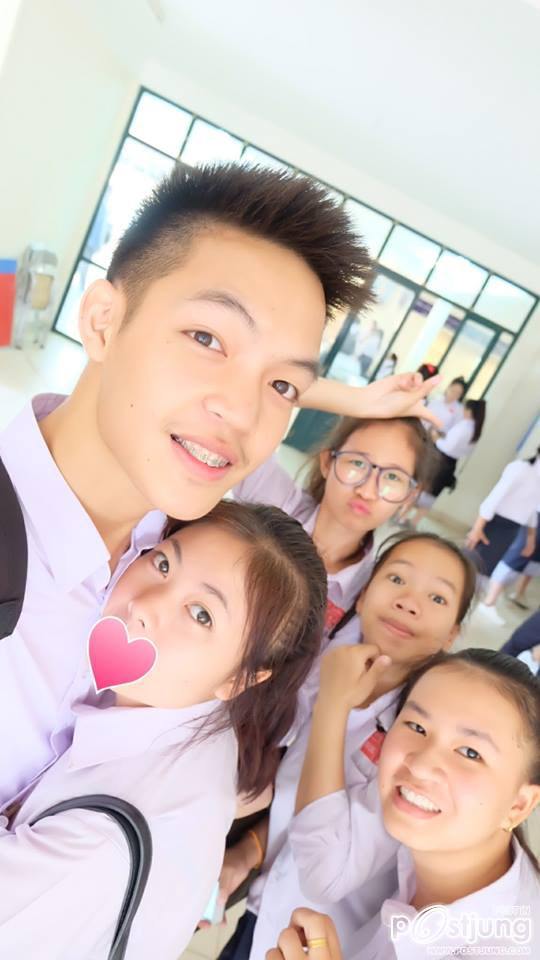 รวมรูปนักเรียนมัธยมปลายของลาวน่ารัก