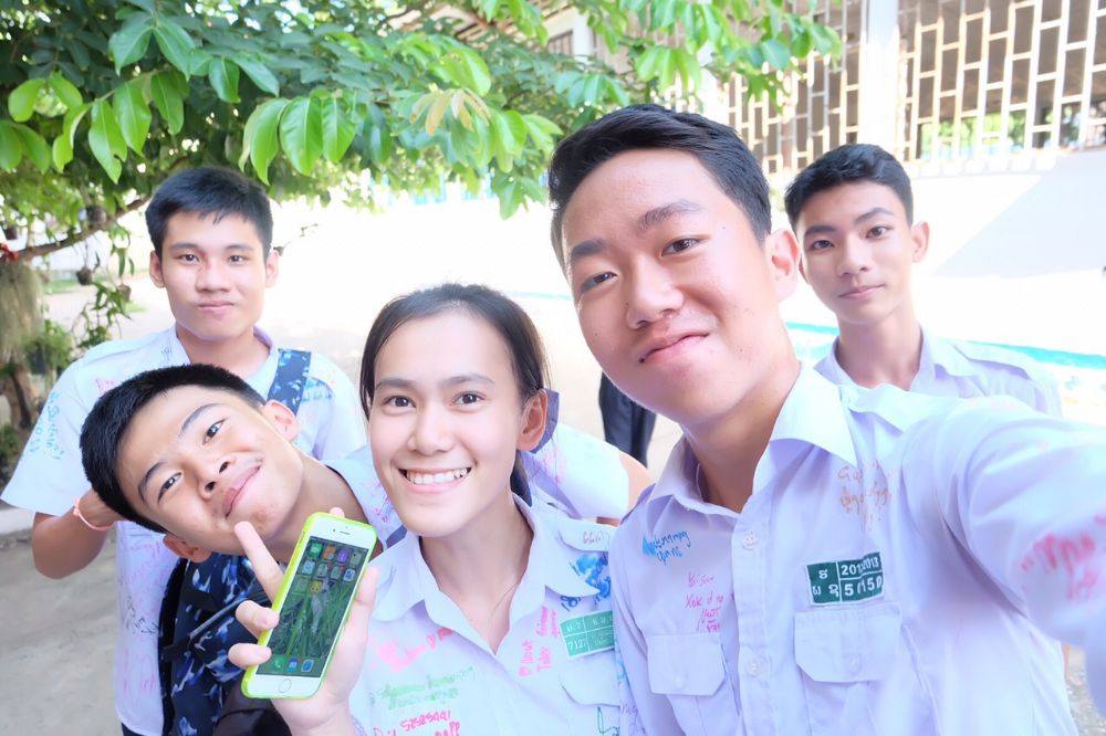 นักเรียน ม.7 ร.ร พอนสะหวัน ลาว