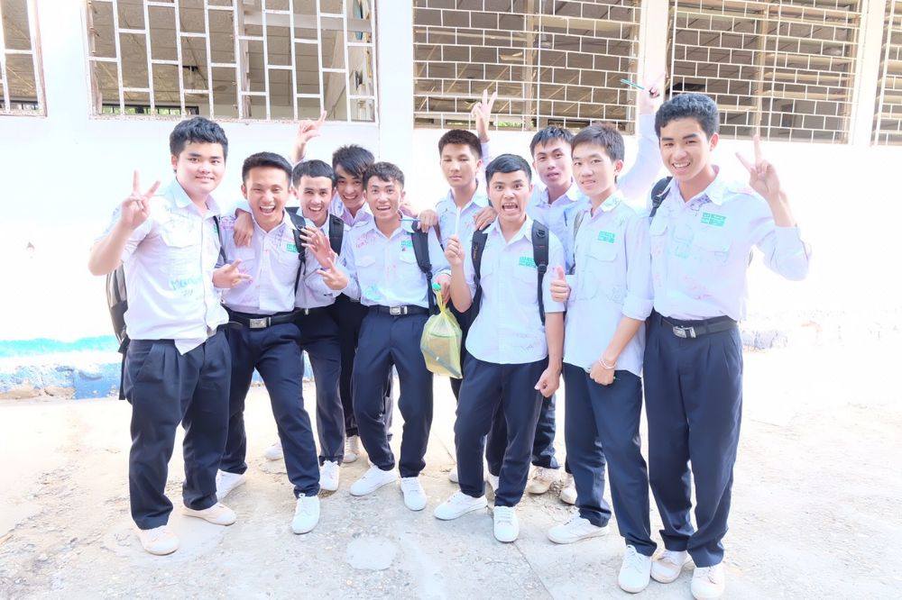 นักเรียน ม.7 ร.ร พอนสะหวัน ลาว