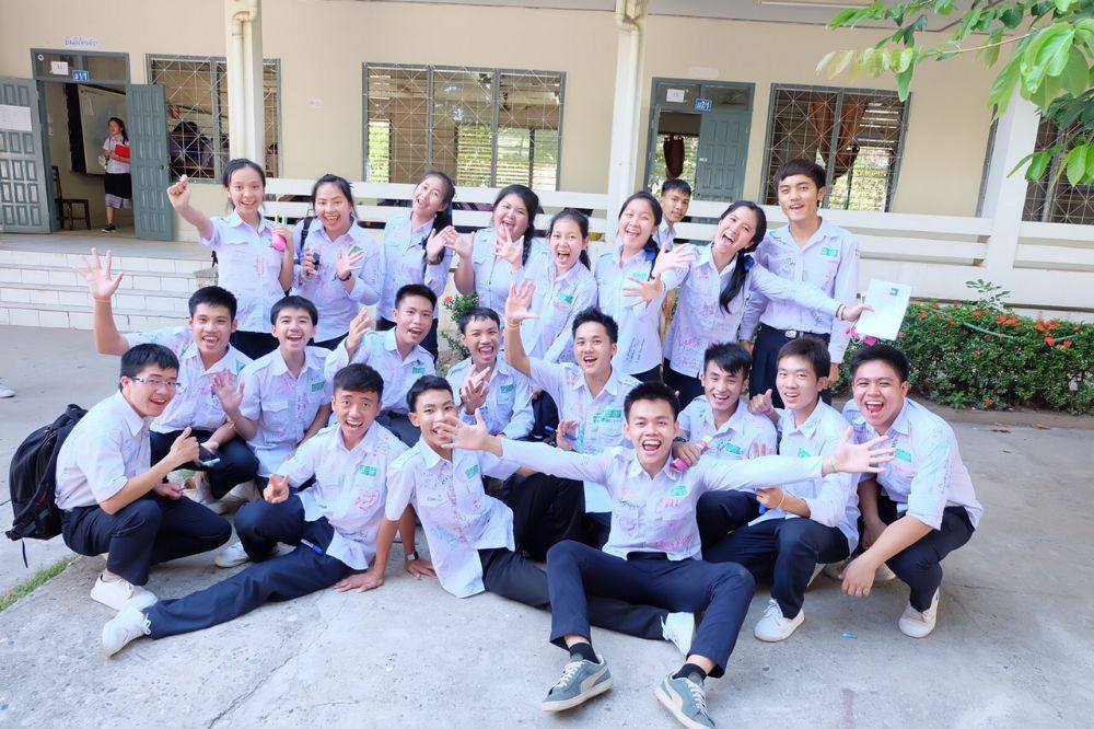 นักเรียน ม.7 ร.ร พอนสะหวัน ลาว