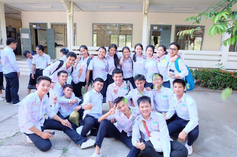 นักเรียน ม.7 ร.ร พอนสะหวัน ลาว