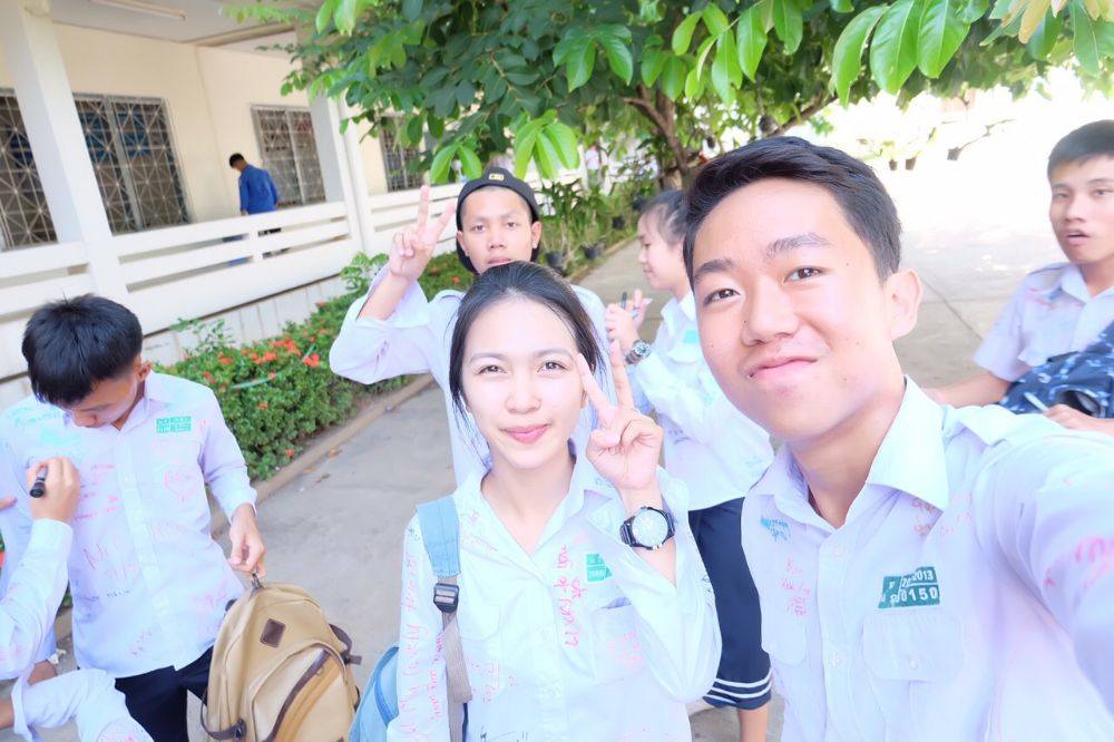 นักเรียน ม.7 ร.ร พอนสะหวัน ลาว