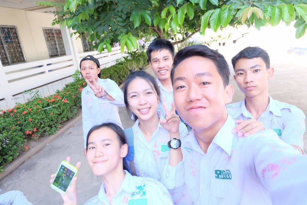 นักเรียน ม.7 ร.ร พอนสะหวัน ลาว