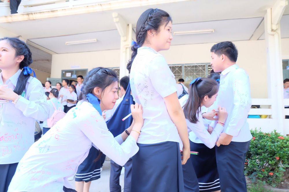นักเรียน ม.7 ร.ร พอนสะหวัน ลาว