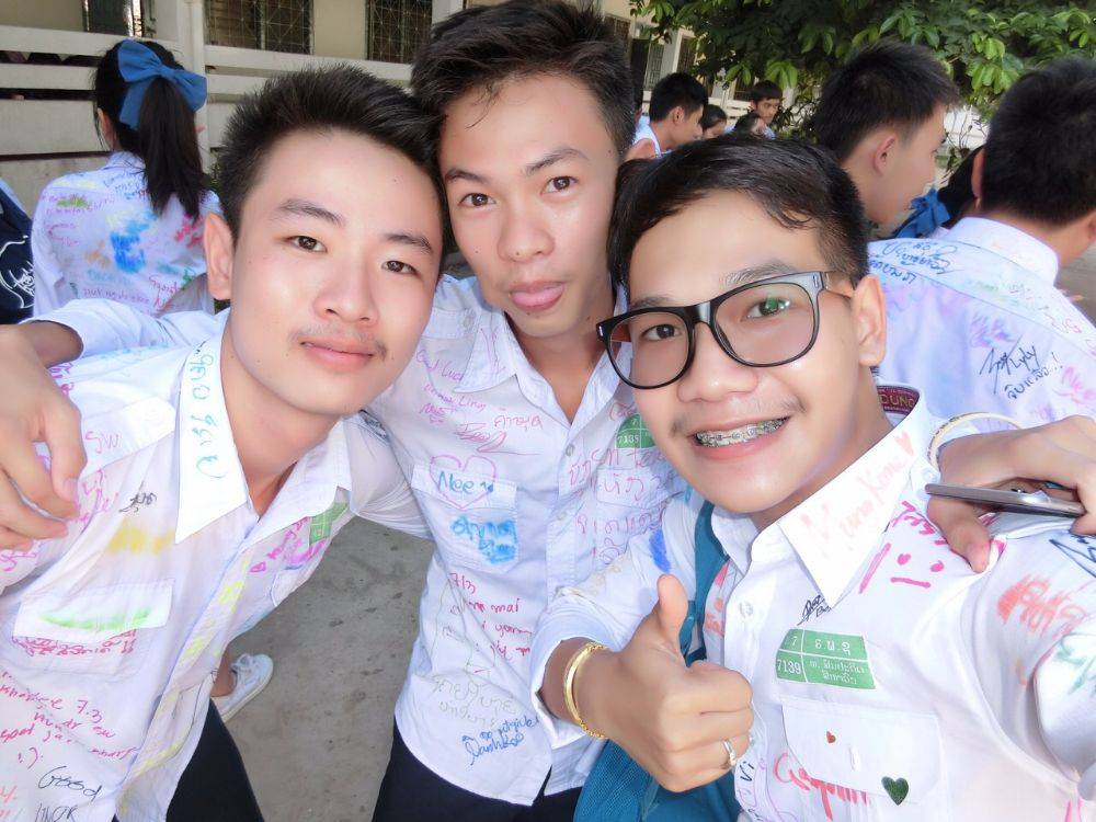 นักเรียน ม.7 ร.ร พอนสะหวัน ลาว