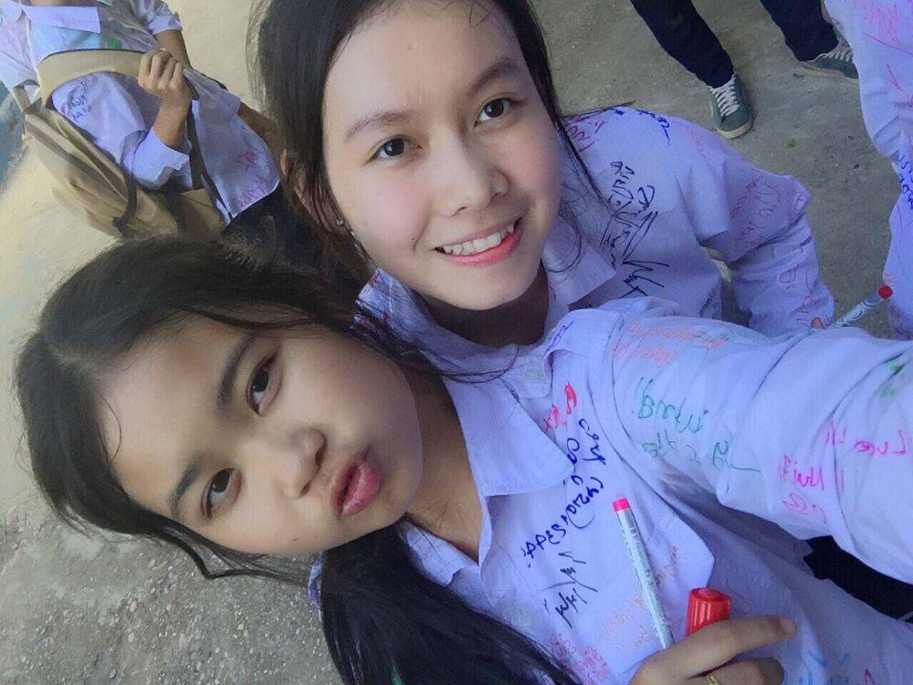 นักเรียน ม.7 ร.ร พอนสะหวัน ลาว