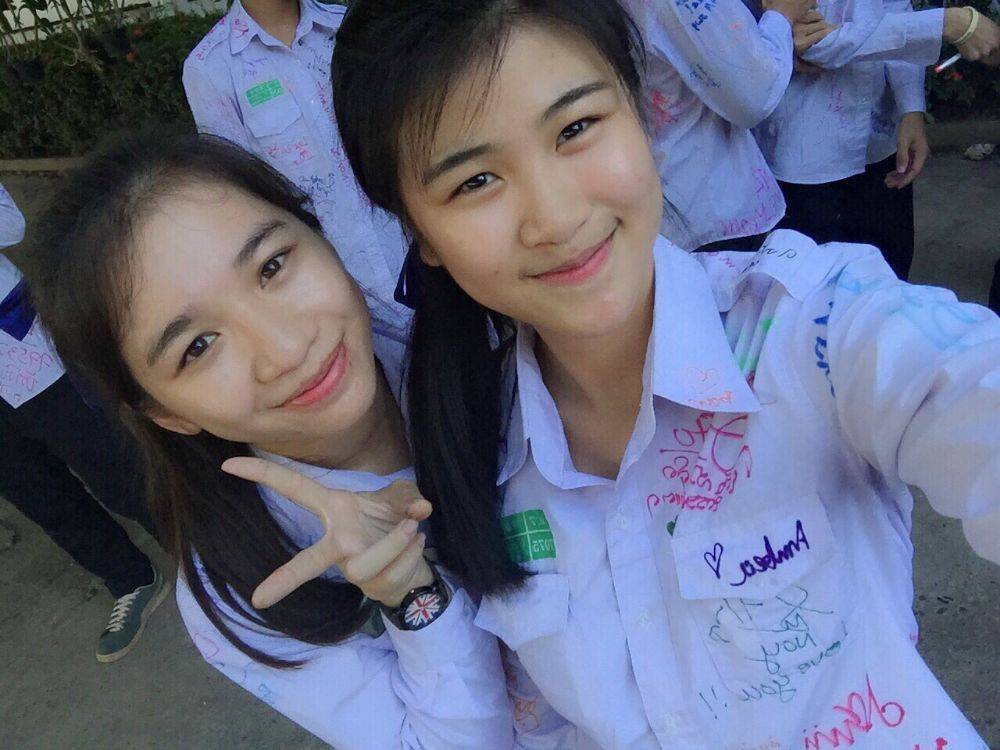 นักเรียน ม.7 ร.ร พอนสะหวัน ลาว