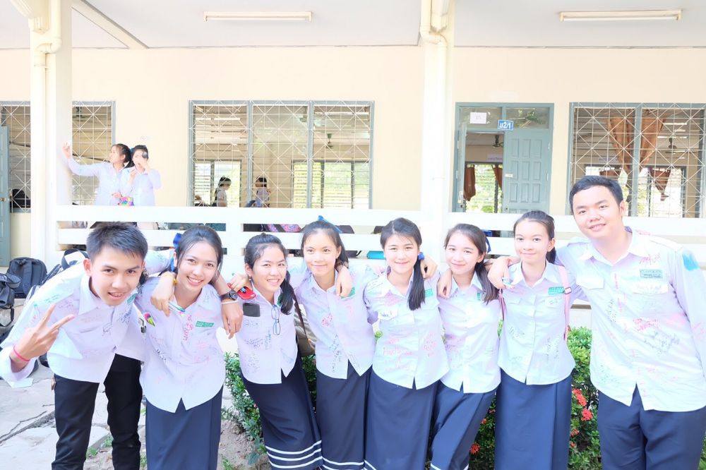 นักเรียน ม.7 ร.ร พอนสะหวัน ลาว