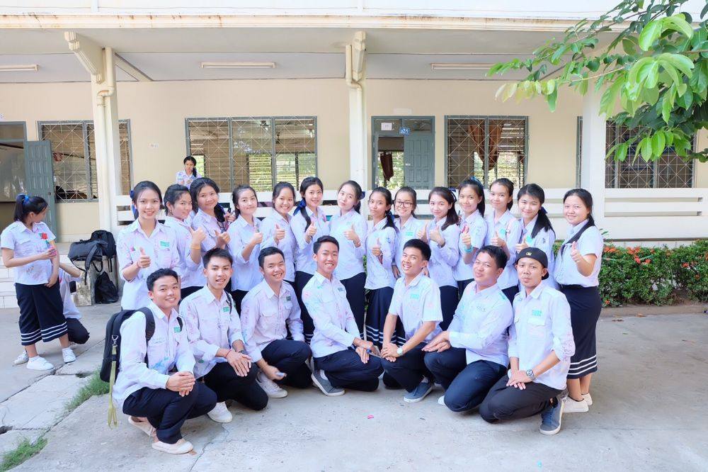 นักเรียน ม.7 ร.ร พอนสะหวัน ลาว