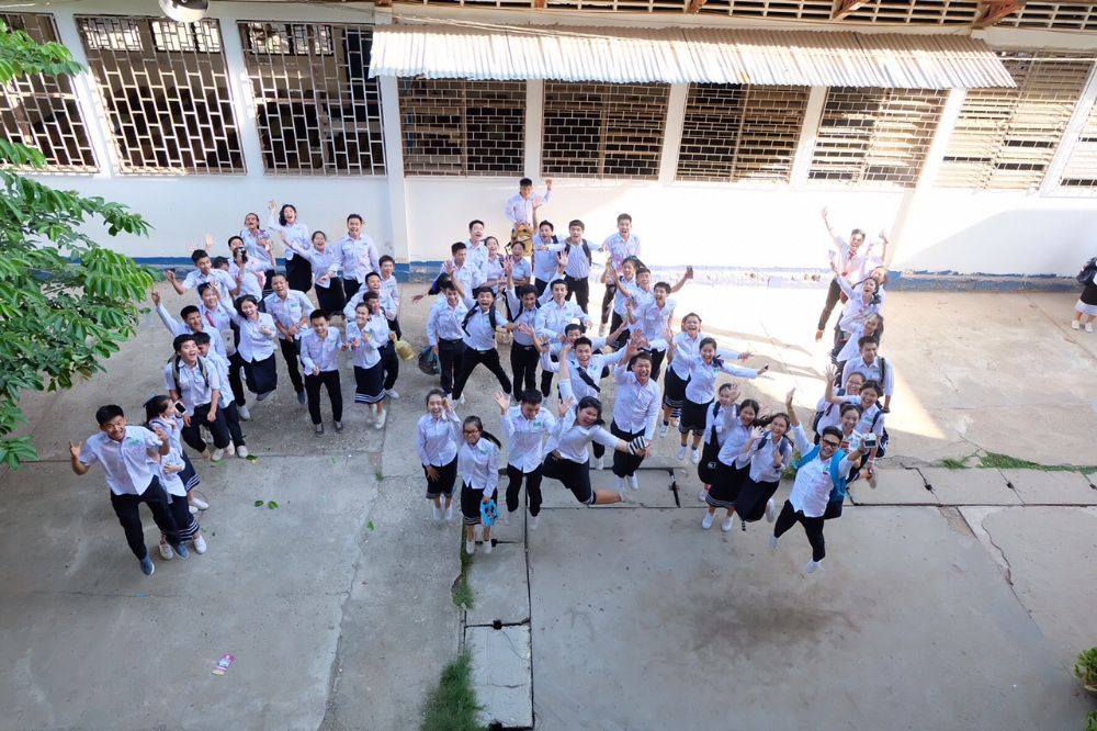 นักเรียน ม.7 ร.ร พอนสะหวัน ลาว