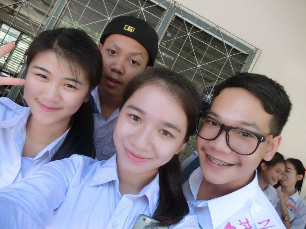 นักเรียน ม.7 ร.ร พอนสะหวัน ลาว